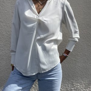 Chemise blanche à noeud