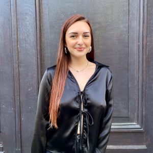 Chemise en satin à noeuds
